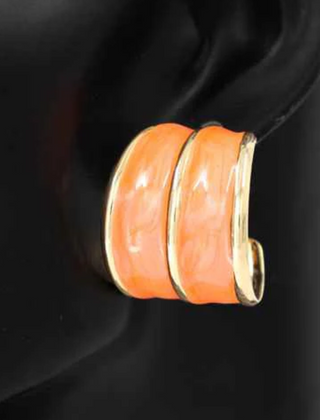 GOLD-BASED HOOP EARRINGS
