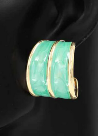 GOLD-BASED HOOP EARRINGS